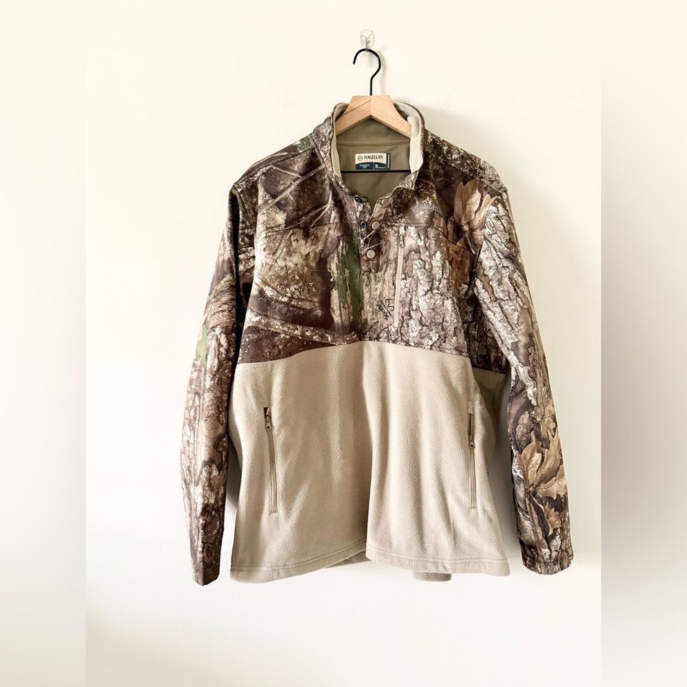 Magellan Classic Fit  Water Resistant Fleece Pullover in Camo Size XL